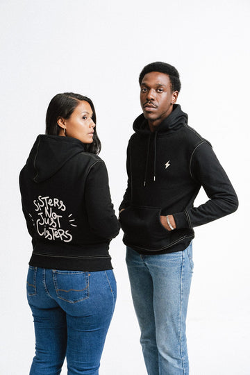 Intrépide Studio Sweatshirt ajusté : SISTERS NOT JUST CISTERS 👯‍♀️